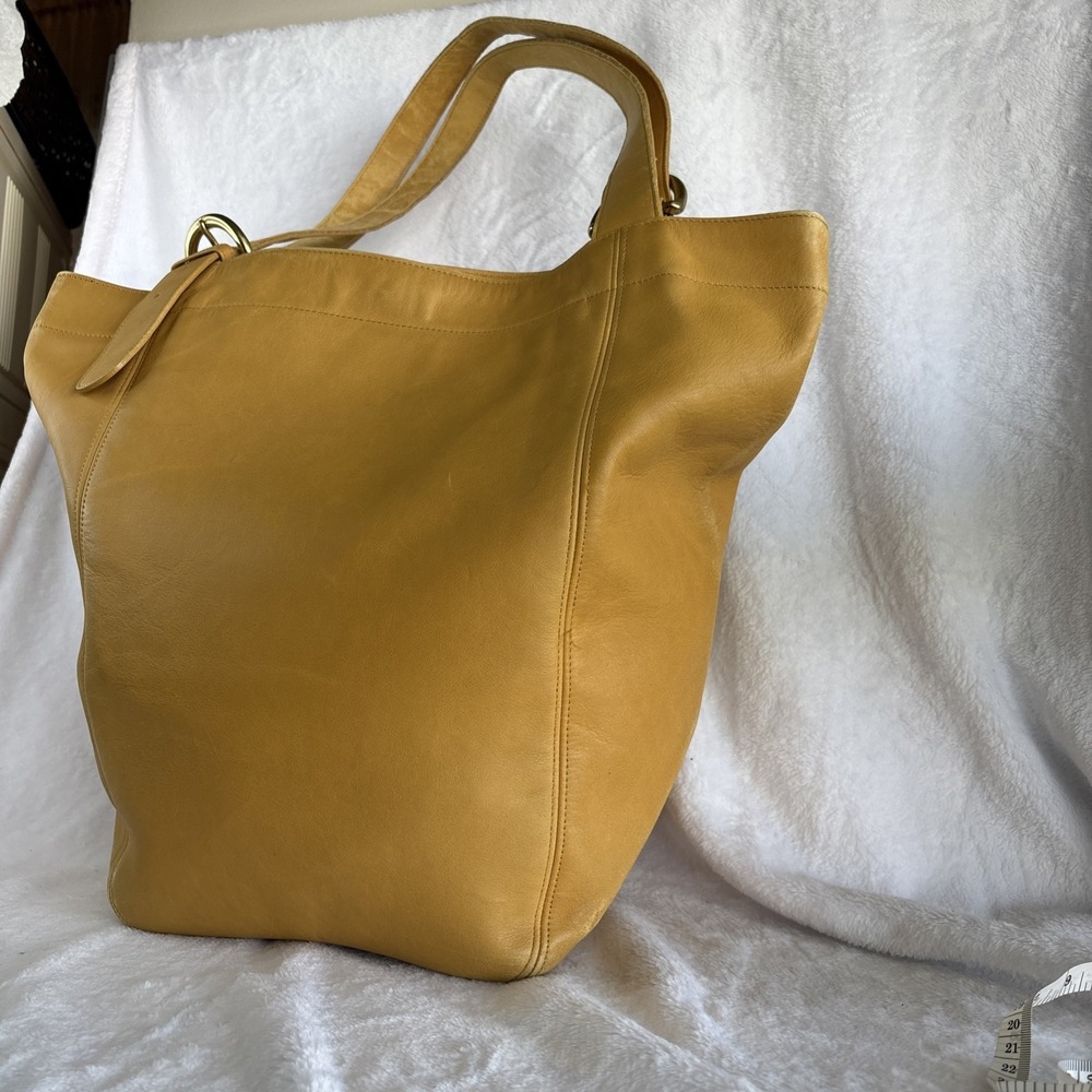Vintage COACH Soho Duffle Tote Bag Mustard Yellow Leather Large 4082 90s USA - Picture 2 of 16